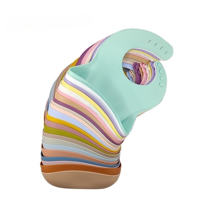 Enfants réglés de alimentation de bavoir de receveur de silicone de silicone mou imperméable