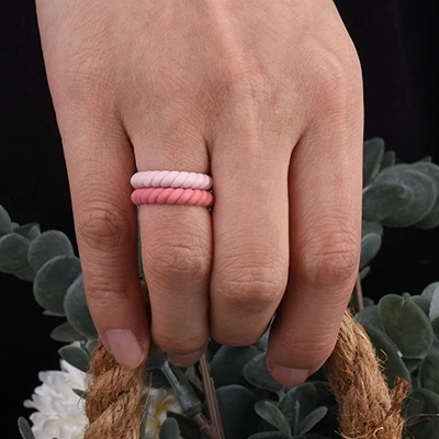 Noir empilable tressé mince Ring Hypoallergenic Silicone Wedding Rings de sport pour des femmes